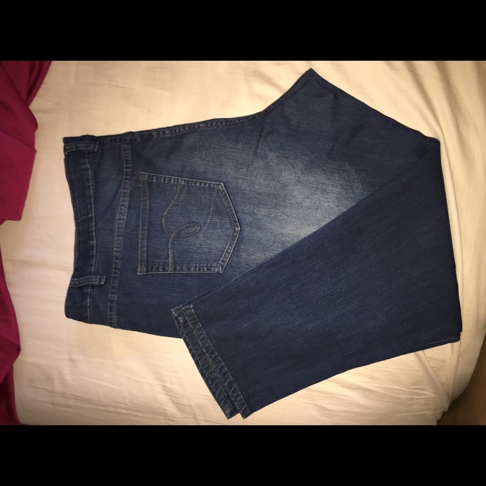 Pair Avenue Jeans
